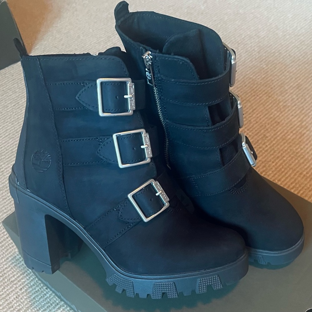 Timberland Lana Point Buckled Block-Heel Waterproof Nubuck Leather Boots | Sz. 8